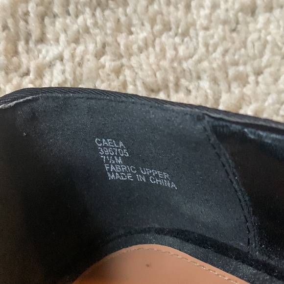 EUC Rampage embroidered flats - Picture 3 of 6